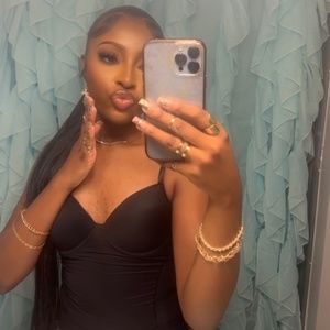 Meet your Posher, Faith